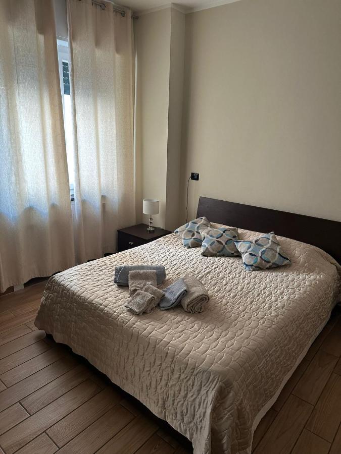 Luxury Center Appartment Novi Ligure Bagian luar foto