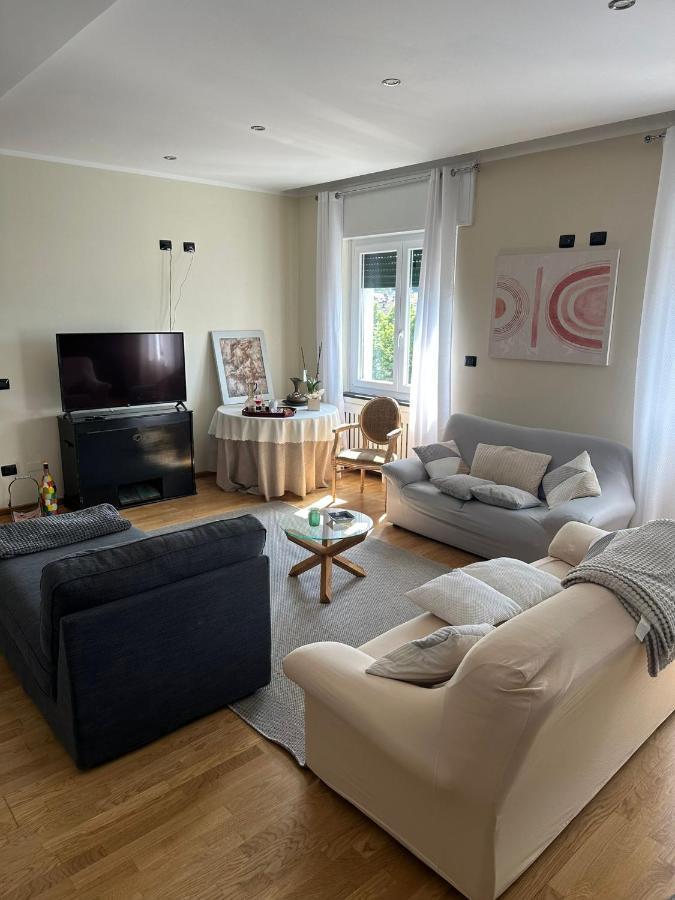 Luxury Center Appartment Novi Ligure Bagian luar foto
